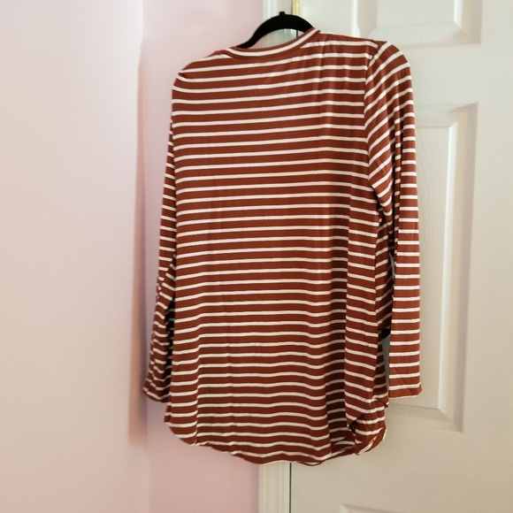 NWT Latched Mama Long Sleeve V-Neck Tee Sz XL - Picture 4 of 8